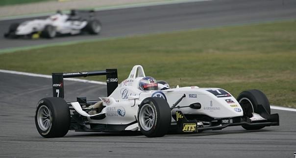 Edoardo Mortara im Volkswagen Dallara F308. Foto: Auto-Reporter/Volkswagen